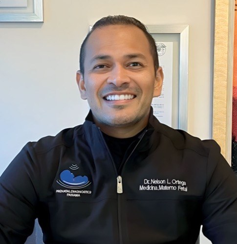 Dr. Nelson Ortega, médico materno-fetal en Panamá